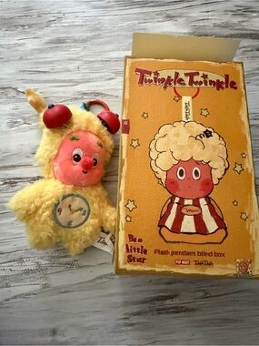Twinkle Twinkle wake-up sleepy head Be a Little Star